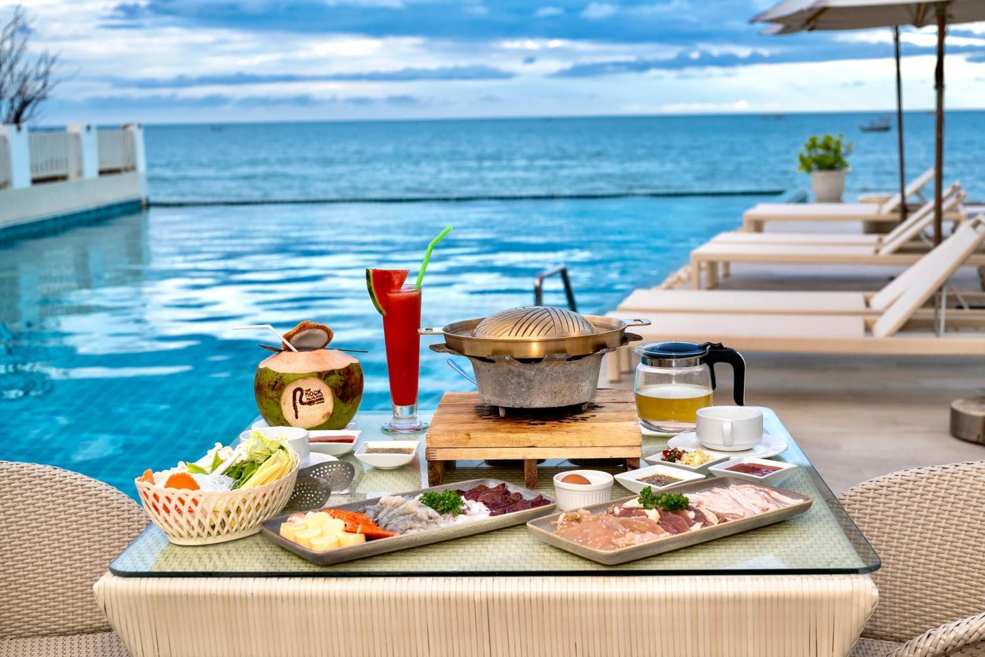 The Rock Hua Hin Beachfront Spa Resort Exteriér fotografie